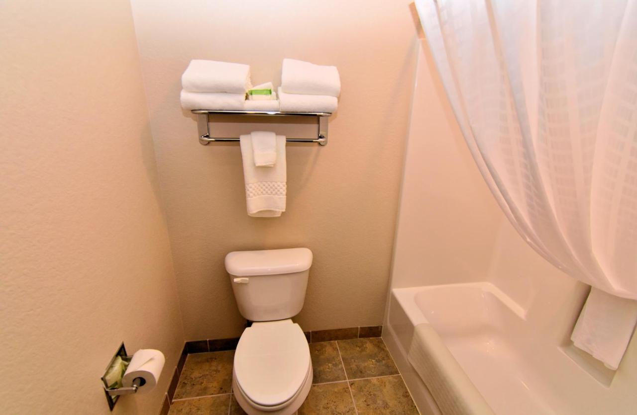 Cobblestone Inn & Suites - Newton Esterno foto