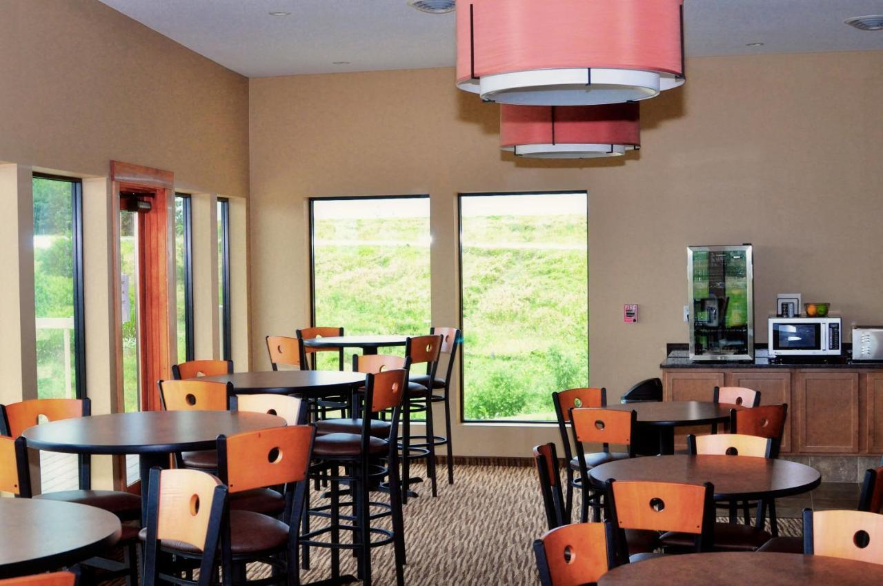 Cobblestone Inn & Suites - Newton Esterno foto